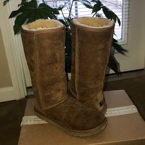 UGG Australia Classic Tall Boots Size 9
